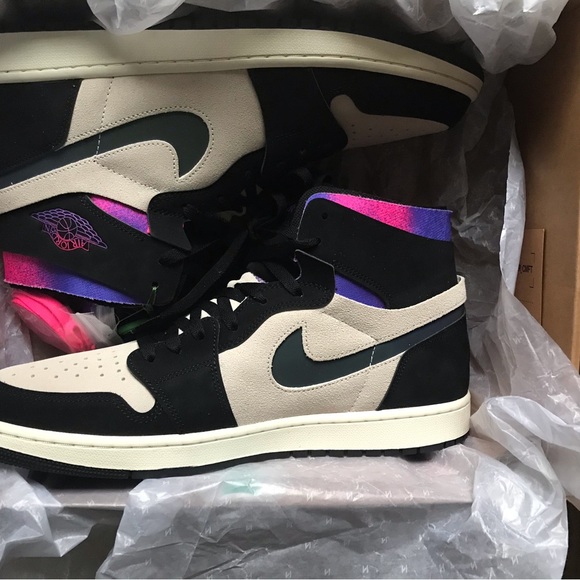 Paris Saint-Germain x Air Jordan 1 - Picture 2 of 6